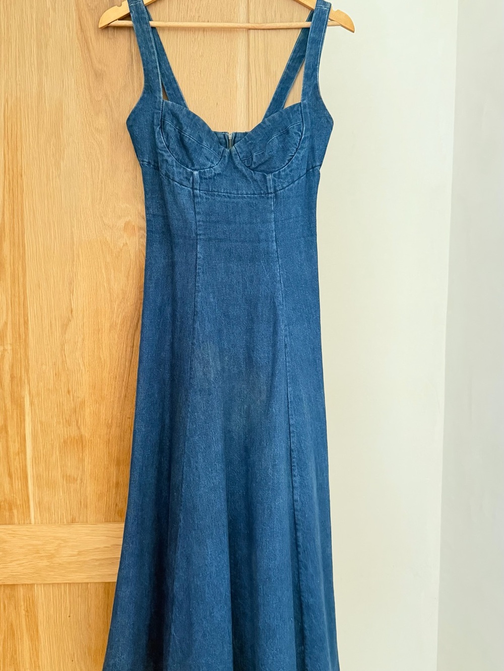 Sleeveless Blue Denim Maxi Dress with Sweetheart Bodice - Picture 5 of 8